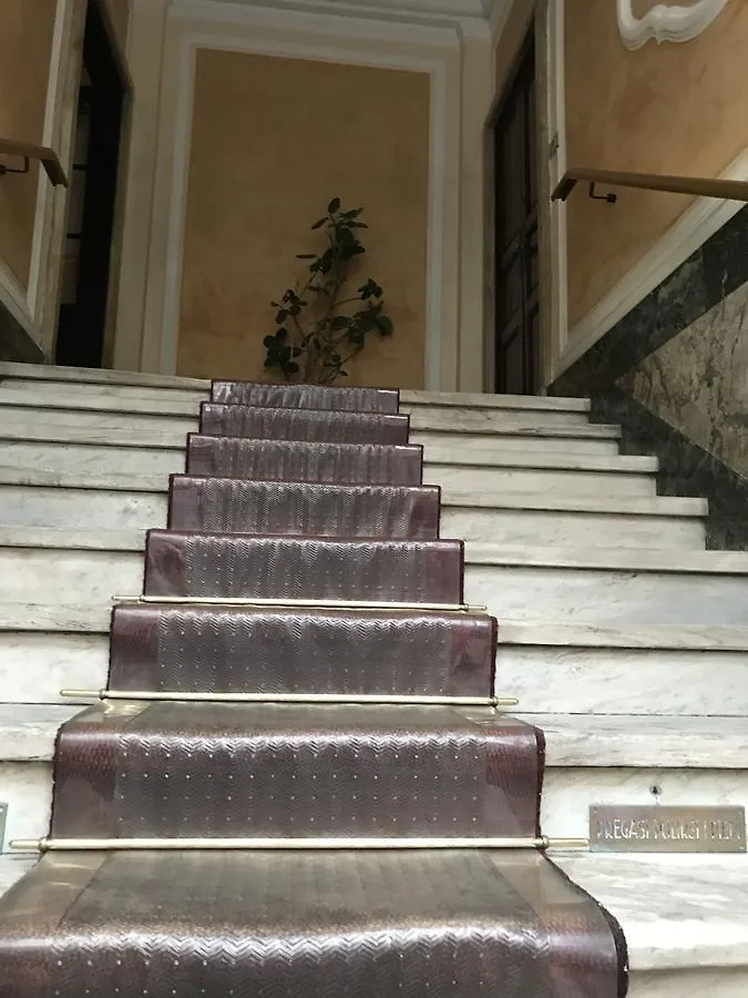 Hotel Paris Milano 2*,  Italia
